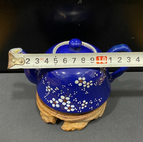 古玩陶瓷霽藍釉粉彩梅紋執(zhí)壺拍賣,當(dāng)前價格680元