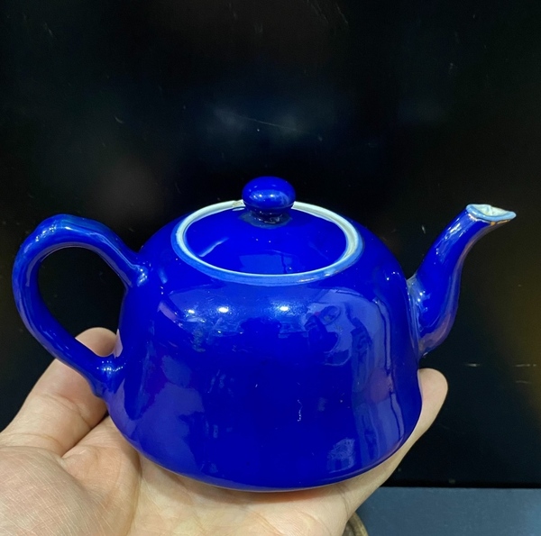 古玩陶瓷霽藍釉粉彩梅紋執(zhí)壺拍賣,當(dāng)前價格680元