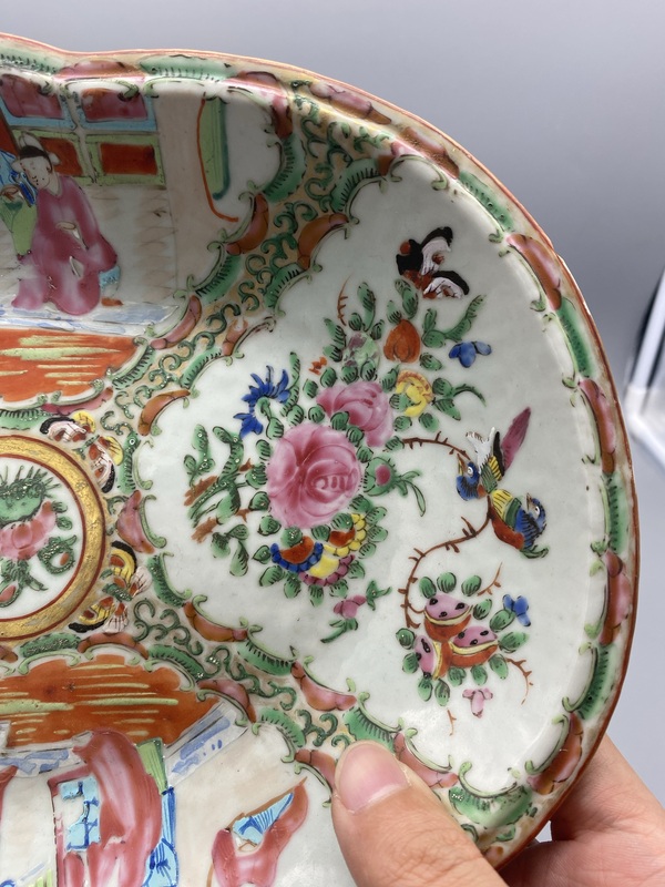 古玩陶瓷清中晚期廣彩西廂記花鳥人物海棠大盤拍賣,當前價格594元