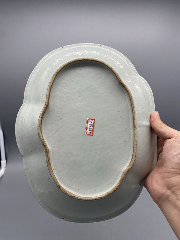 古玩陶瓷清中晚期廣彩西廂記花鳥人物海棠大盤拍賣,當前價格594元