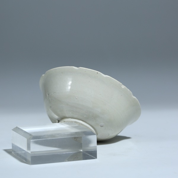 古玩陶瓷宋代定窯白釉盞拍賣(mài),當(dāng)前價(jià)格3650元