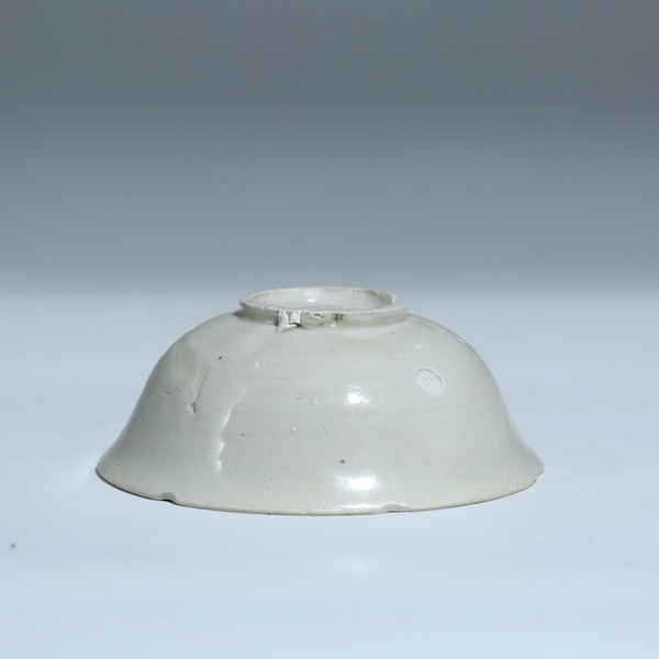 古玩陶瓷宋代定窯白釉盞拍賣(mài),當(dāng)前價(jià)格3650元