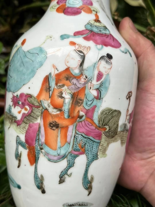 古玩陶瓷粉彩麒麟送子圖撇口瓶拍賣,當前價格6500元