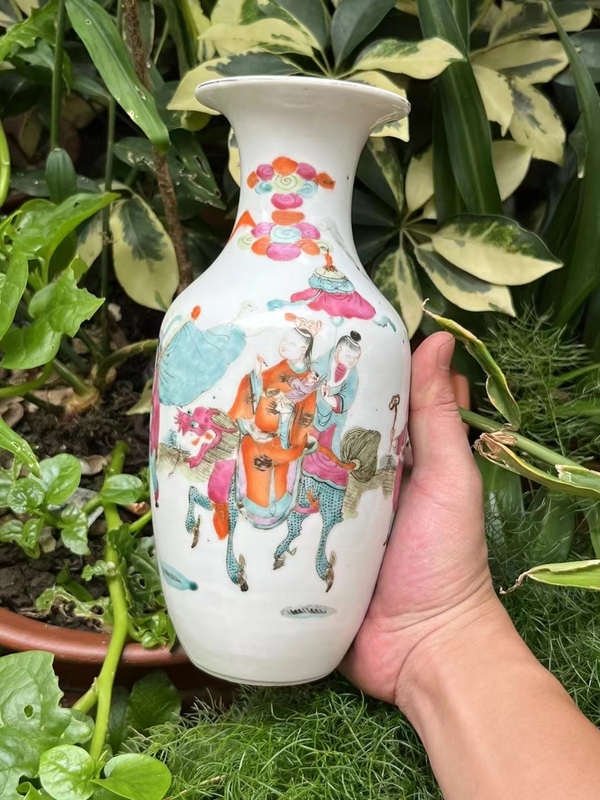 古玩陶瓷粉彩麒麟送子圖撇口瓶拍賣,當前價格6500元