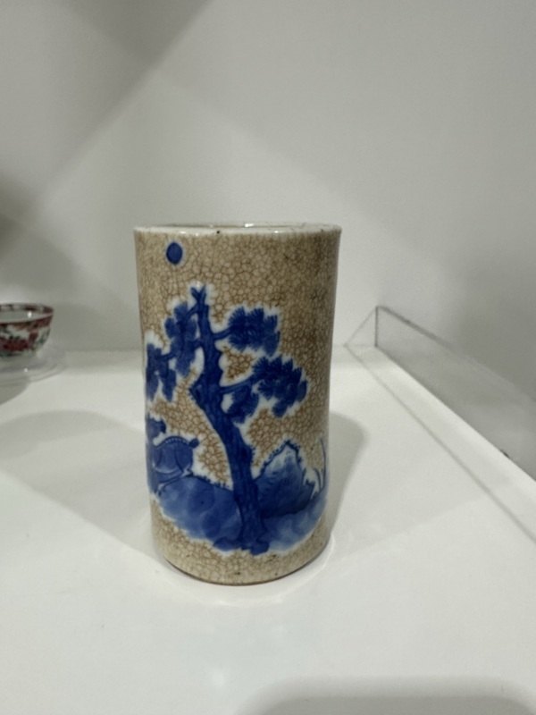 古玩陶瓷哥釉青花松鹿圖筆筒拍賣,當前價格3980元