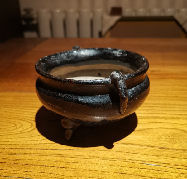 古玩陶瓷元末明初黑釉雙耳三足爐拍賣(mài),當(dāng)前價(jià)格360元