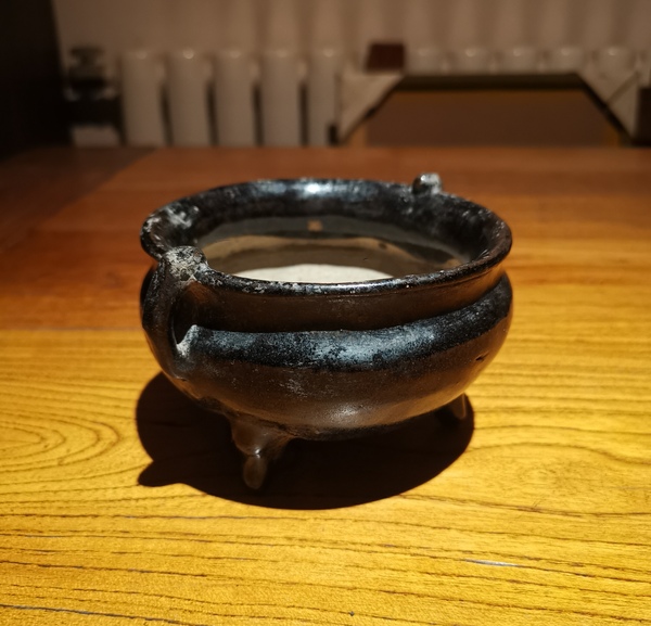 古玩陶瓷元末明初黑釉雙耳三足爐拍賣(mài),當(dāng)前價(jià)格360元