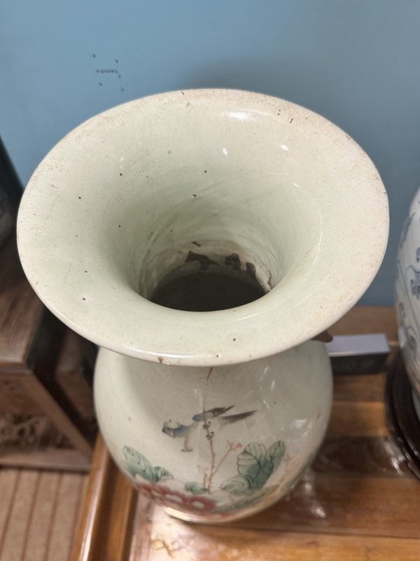 古玩陶瓷民國粉彩花鳥紋雙耳瓶一對拍賣,當前價格20000元