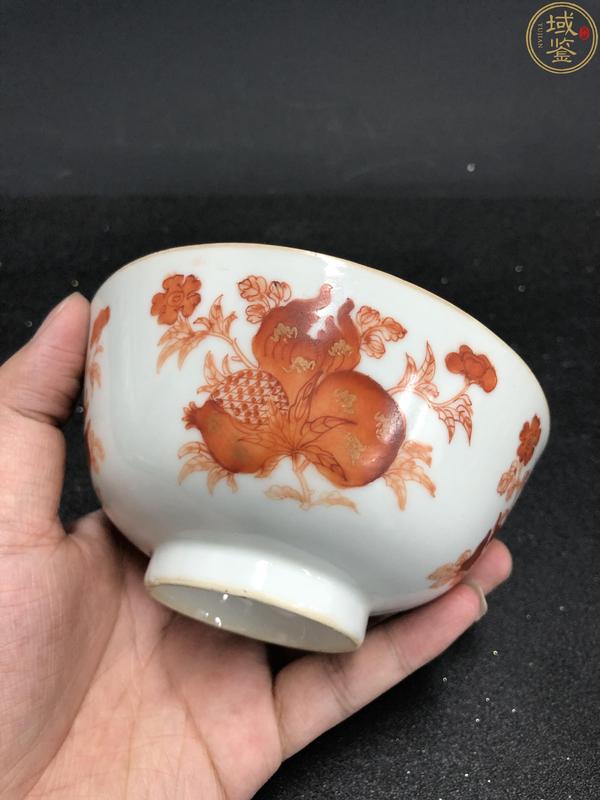 古玩陶瓷大清光緒年製本朝官窯款礬紅描金蝙蝠三多碗拍賣,當前價格7500元