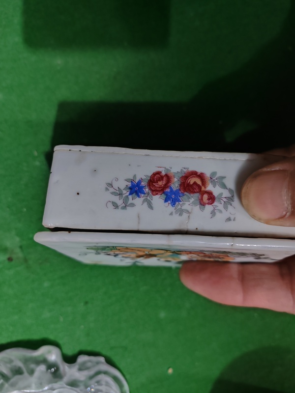古玩陶瓷嬰戲紋蓋盒拍賣,當(dāng)前價(jià)格866元