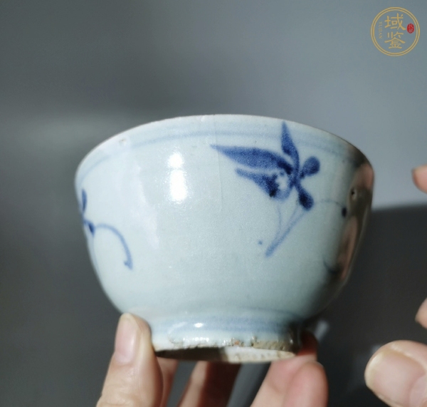 古玩陶瓷青花花卉紋茶碗真品鑒賞圖