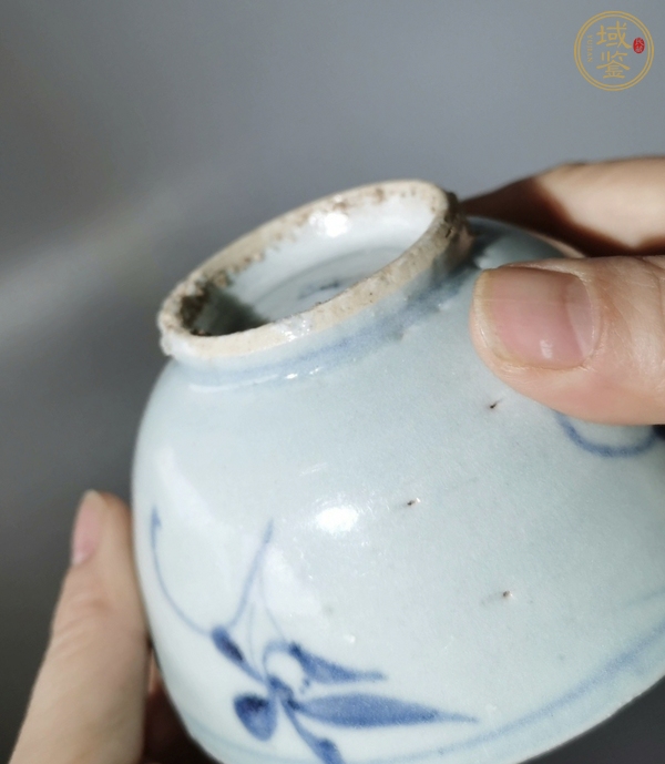 古玩陶瓷青花花卉紋茶碗真品鑒賞圖