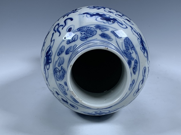 古玩陶瓷清晚期·青花雙龍戲珠紋蓋瓶拍賣,當前價格5880元