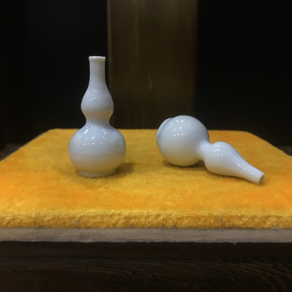 古玩陶瓷(精品文房)清-康熙-甜白釉-葫蘆瓶一對拍賣,當前價格1302元
