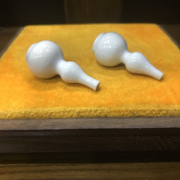 古玩陶瓷(精品文房)清-康熙-甜白釉-葫蘆瓶一對拍賣,當前價格1302元