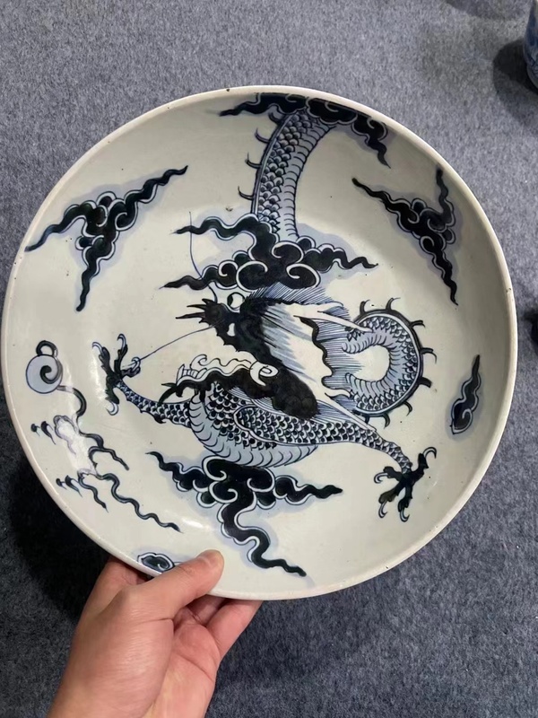 古玩陶瓷清雍正過墻龍紋青花盤拍賣,當前價格8500元