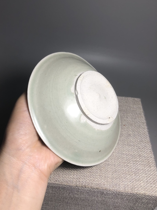 古玩陶瓷【元代】青白釉撇口盤拍賣,當前價格0元