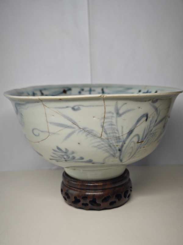 古玩陶瓷明早期青花菊花蘭草云氣紋碗拍賣,當前價格2345元