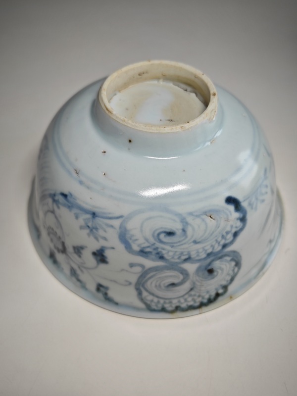 古玩陶瓷明早期青花菊花蘭草云氣紋碗拍賣,當前價格2345元