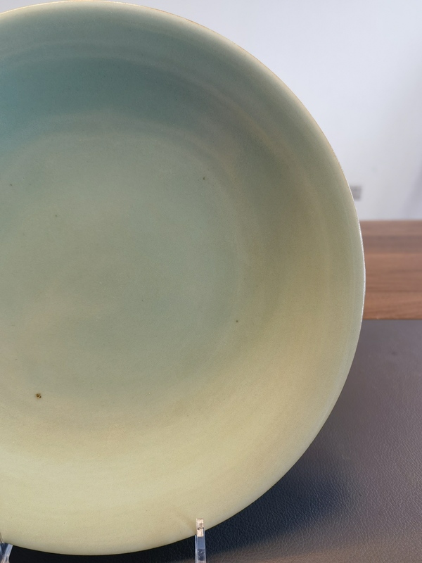 古玩陶瓷26厘米大清嘉慶年製本朝款豆青釉大盤拍賣,當前價格1500元