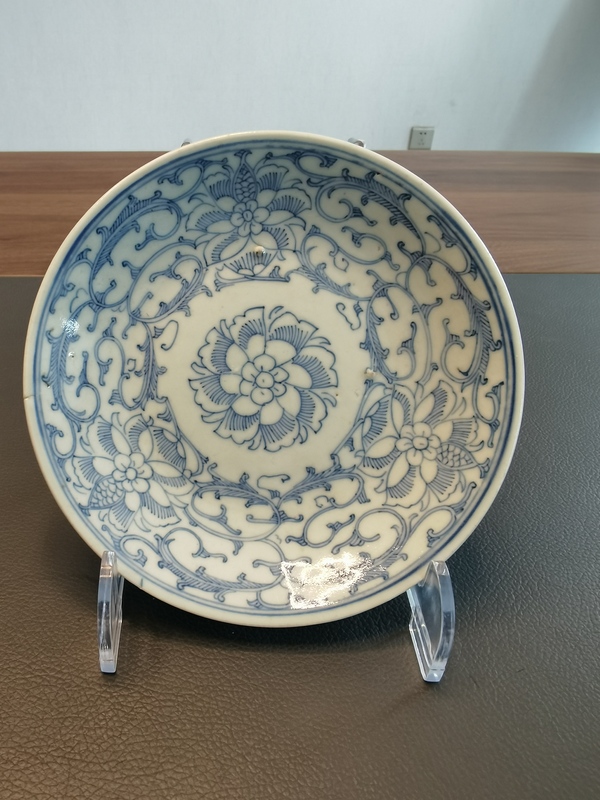 古玩陶瓷大清道光年製本朝官窯款青花淡描花卉紋盤拍賣,當前價格980元