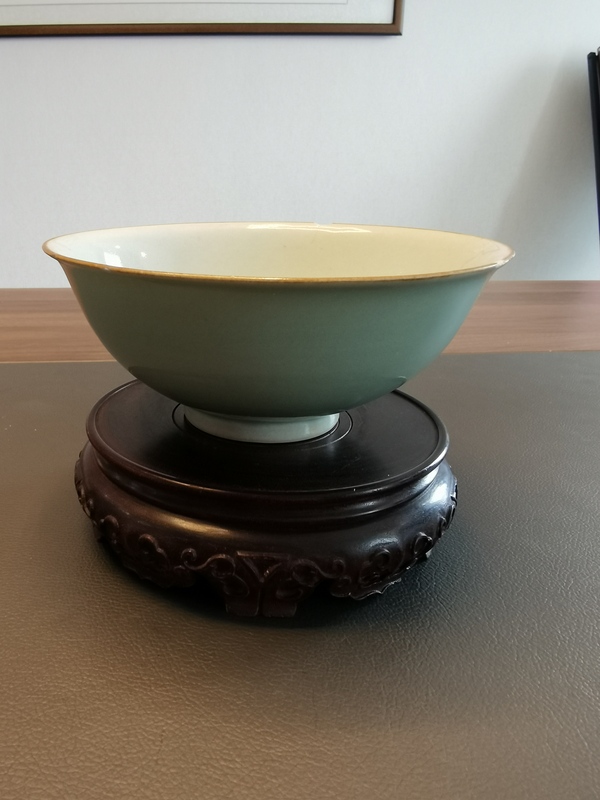 古玩陶瓷大清乾隆年製官窯本朝款豆青釉茶碗拍賣,當前價格880元