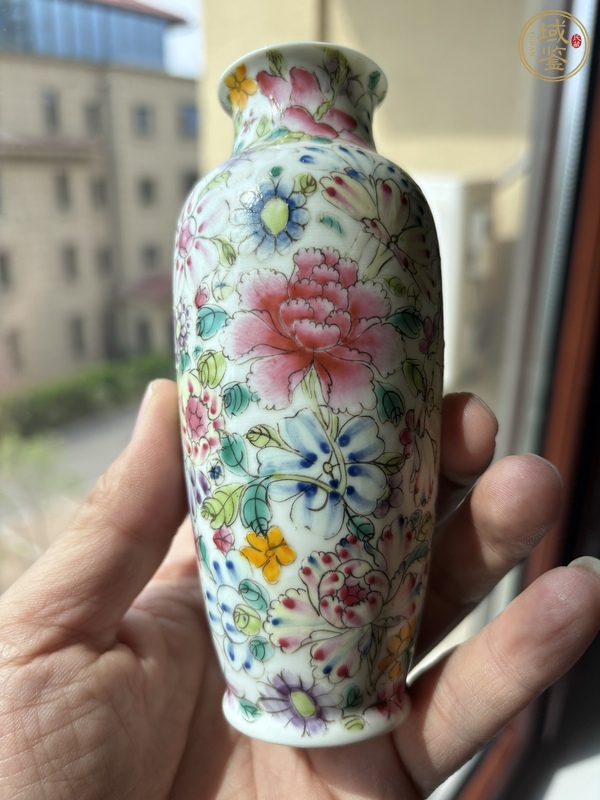 古玩陶瓷粉彩百花小瓶真品鑒賞圖