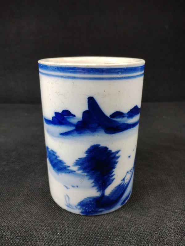 古玩轉(zhuǎn)賣(全品)民國青花山水紋筆筒拍賣,當(dāng)前價格220元
