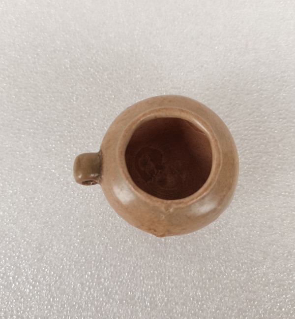 古玩陶瓷明龍泉窯鳥食罐拍賣,當前價格0元