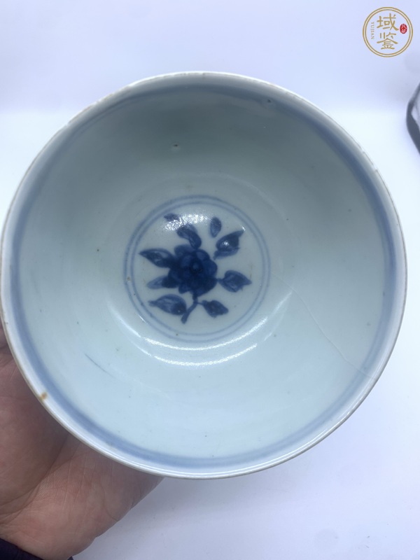 古玩陶瓷青花纏枝花卉紋碗真品鑒賞圖