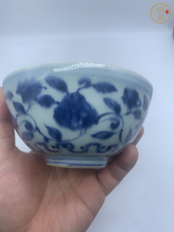 古玩陶瓷青花纏枝花卉紋碗真品鑒賞圖