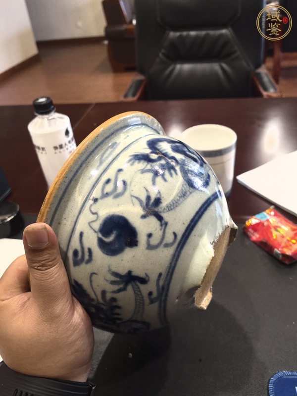 古玩陶瓷青花龍紋香爐真品鑒賞圖