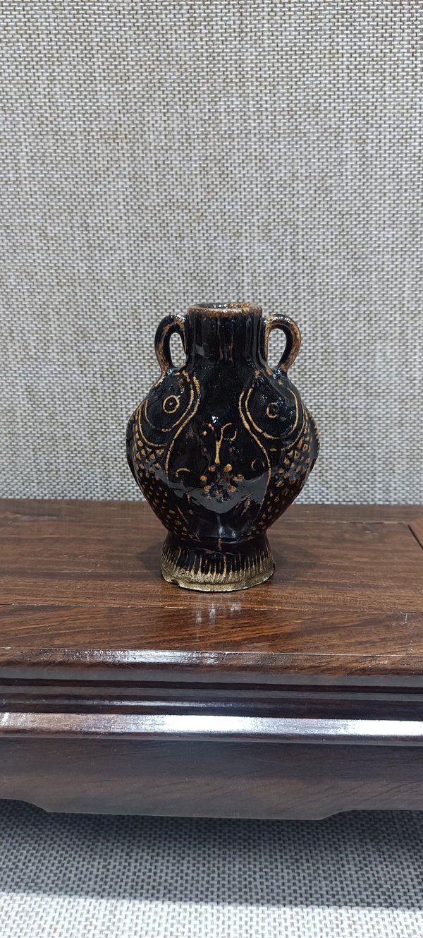 古玩陶瓷清代,黑釉瓶拍賣,當(dāng)前價格180元