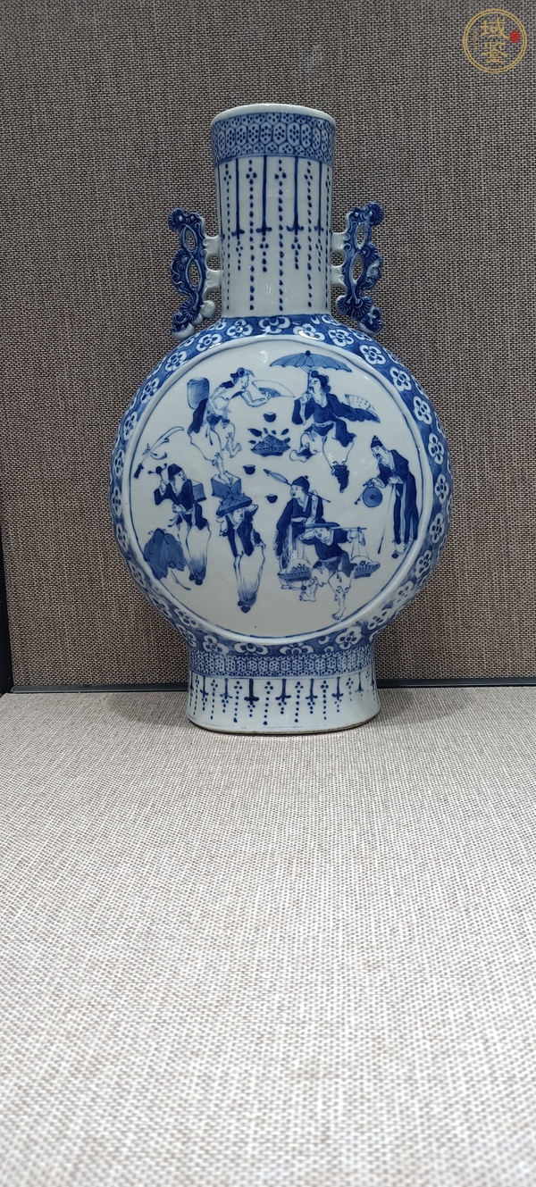 古玩陶瓷市井人物紋青花抱月瓶真品鑒賞圖