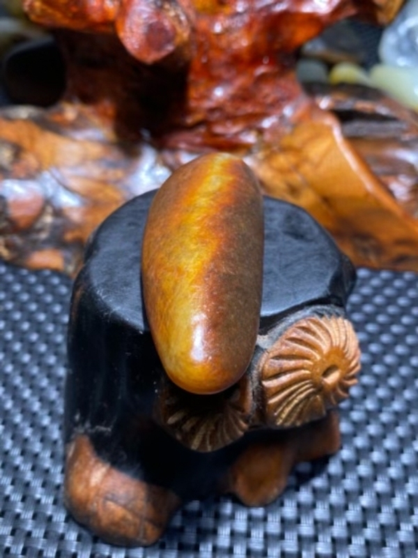 古玩玉器紅沁皮籽料拍賣,當前價格15000元