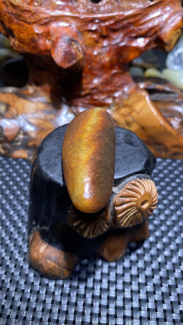 古玩玉器紅沁皮籽料拍賣,當前價格15000元