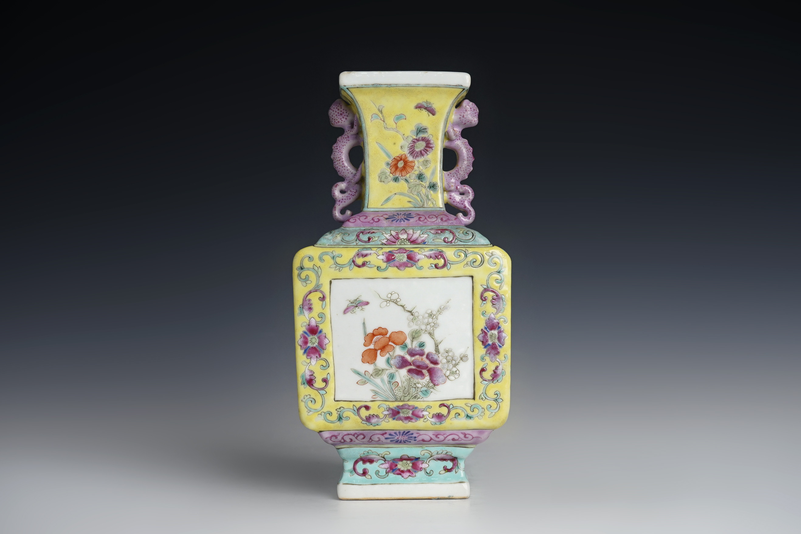 中国清末時代　粉彩 素三彩四方花瓶 中国清末時代 粉彩 素三彩四方花瓶 【公式通販】