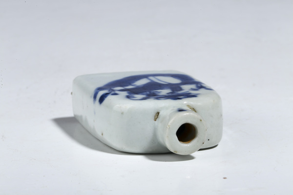 古玩陶瓷晚清·青花合和二仙人物紋鼻煙壺拍賣,當(dāng)前價(jià)格2200元