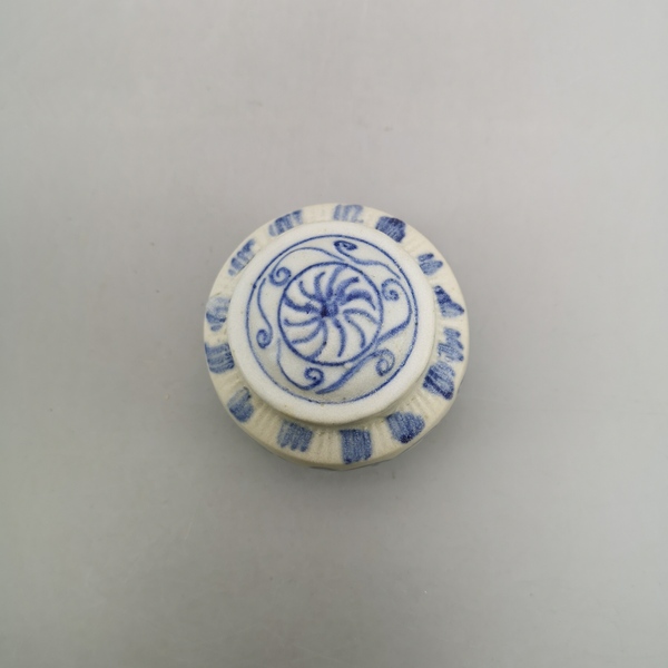 古玩陶瓷明代.花卉紋青花蓋罐拍賣,當前價格5800元