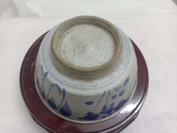 古玩陶瓷青花花卉紋唇口碗拍賣(mài),當(dāng)前價(jià)格150元