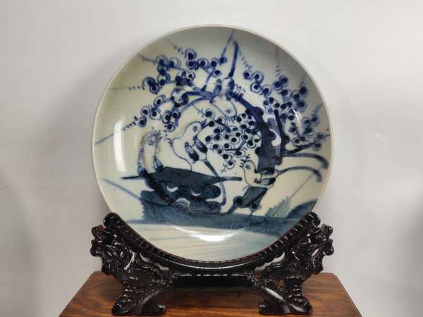 古玩陶瓷清中期青花釉里紅喜鵲登梅圖盤拍賣,當前價格1200元