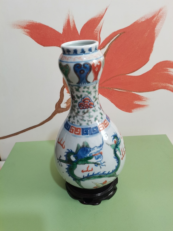古玩陶瓷青花加彩云龍紋蒜頭瓶拍賣,當(dāng)前價(jià)格12880元
