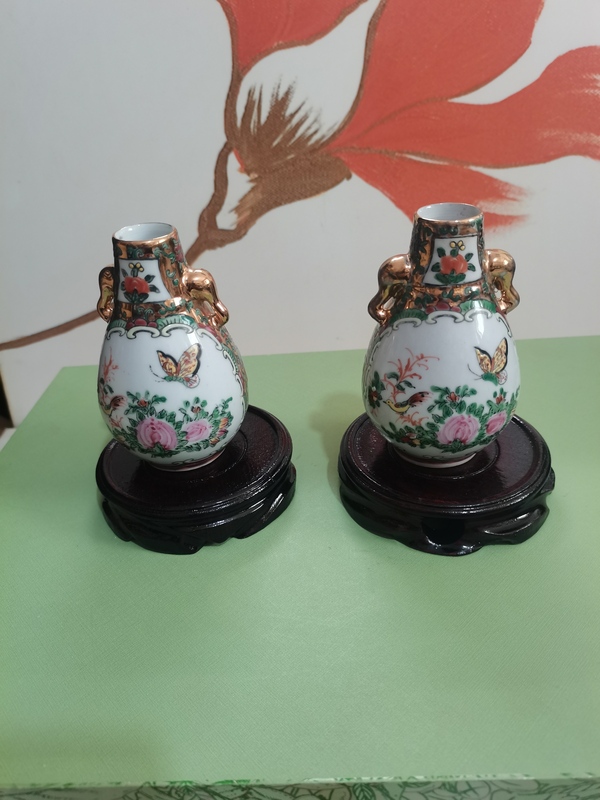 古玩陶瓷人物花鳥蝶紋廣彩瓶拍賣,當(dāng)前價格1280元