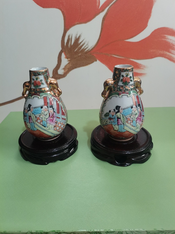 古玩陶瓷人物花鳥蝶紋廣彩瓶拍賣,當(dāng)前價格1280元