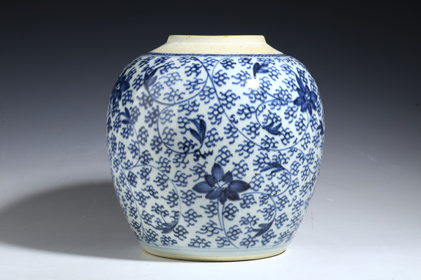 古玩嚴(yán)選清雍乾·青花纏枝蓮紋罐
拍賣，當(dāng)前價(jià)格188元
