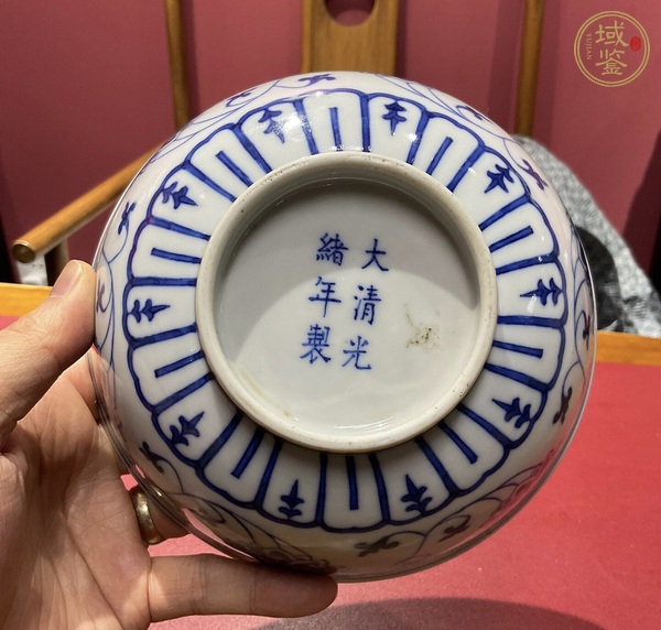 古玩陶瓷青花纏枝花卉紋宮式碗真品鑒賞圖