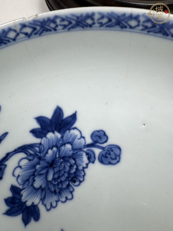 古玩陶瓷青花花卉紋盤真品鑒賞圖