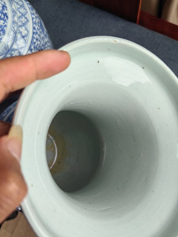 古玩陶瓷纏枝花囍字紋青花瓶拍賣,當前價格12600元