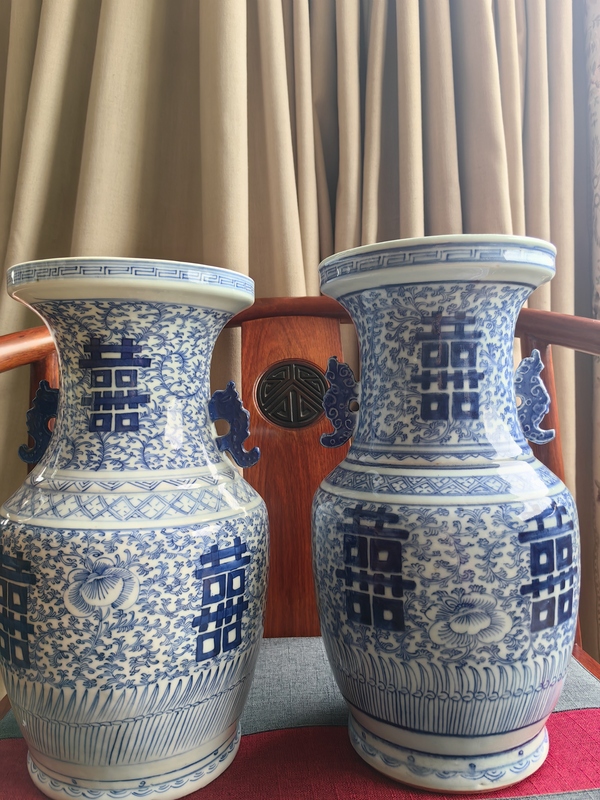 古玩陶瓷纏枝花囍字紋青花瓶拍賣,當前價格12600元