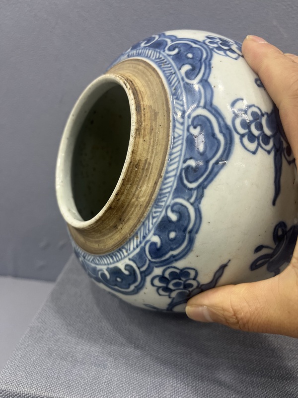 古玩陶瓷清康熙花卉紋青花罐拍賣,當(dāng)前價(jià)格5500元